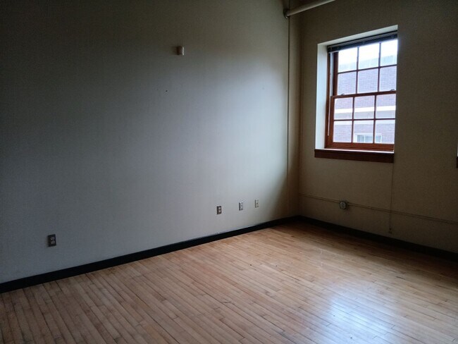 Building Photo - 1-bedroom, 1-bathroom home located in the vibrant city of Albuquerque