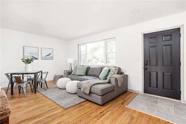 Building Photo - 1809 W 66th St