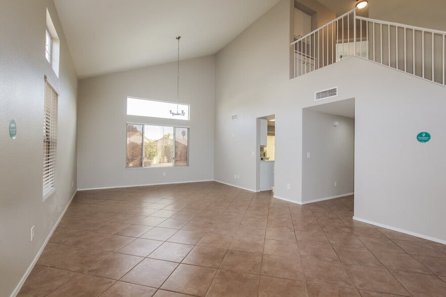 Building Photo - 5203 W Kristal Way