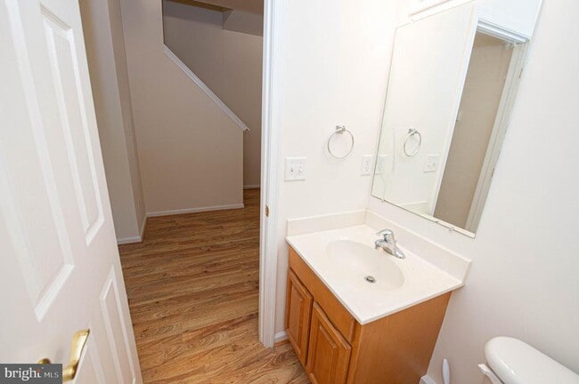 Building Photo - 438 Parkview Ct