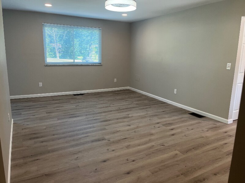 Building Photo - 4467 Glendale Dr
