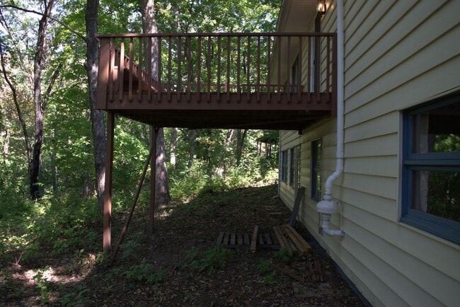 Building Photo - Marvelous 4 Bed 2.5 Bath House In Quarry H...