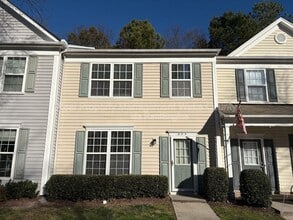 Building Photo - 504 Canyon Lake Cir