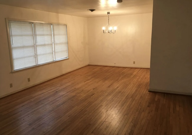 Building Photo - 4005 Oaklawn St