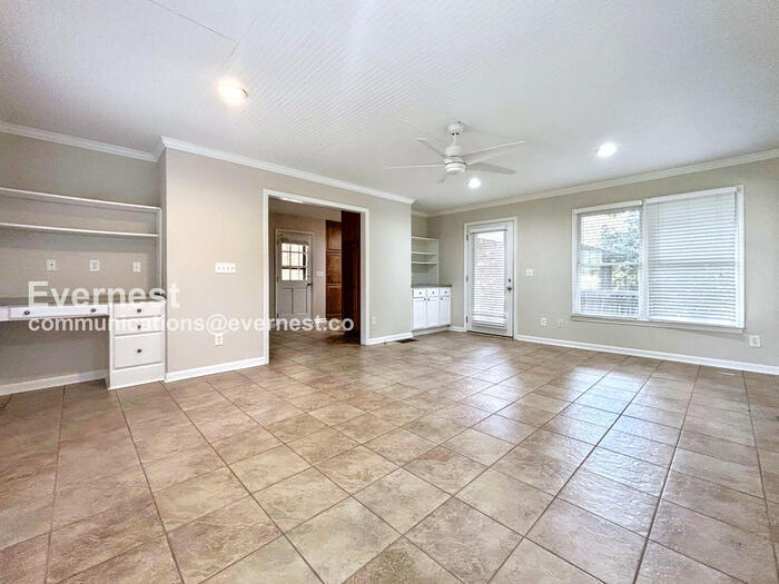 Building Photo - 1133 Wonder Ln