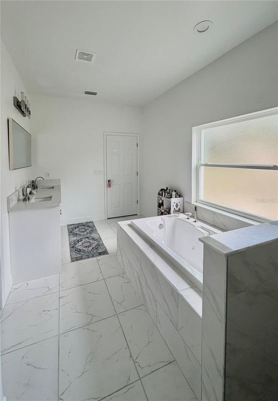 Building Photo - 7044 Brickell Ct