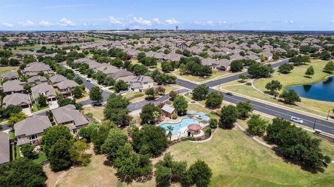 Building Photo - 417 Briar Park Dr