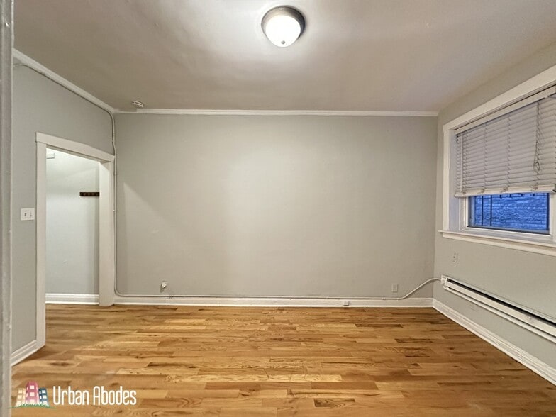 Building Photo - 515 W Melrose St