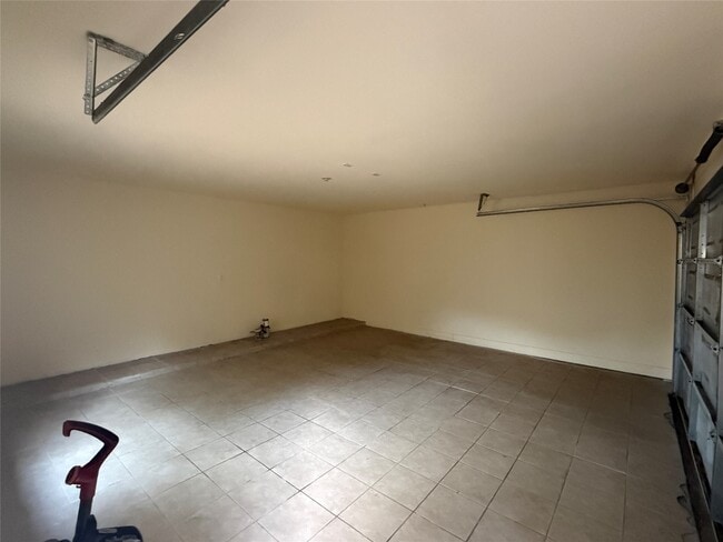 Building Photo - 809 Dragonfly Dr