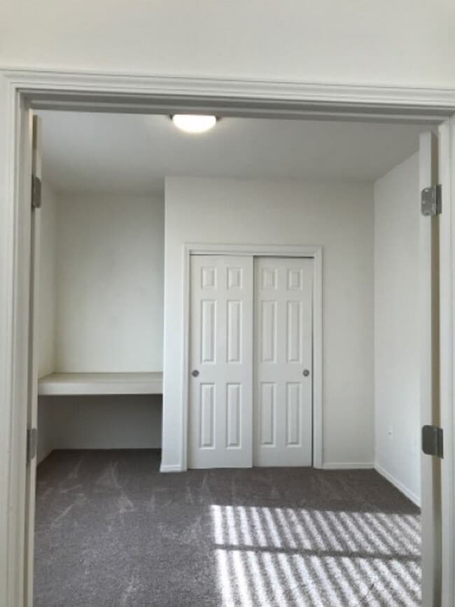 Building Photo - 618 Windemere Cir