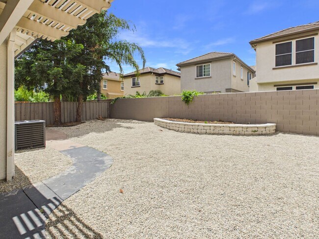 Building Photo - Single Family House