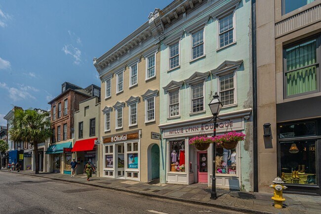 Building Photo - Historic Charm Meets Downtown Energy on Ki...