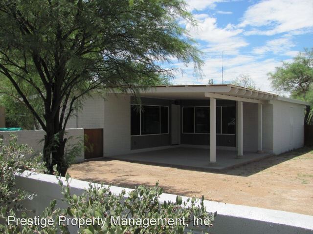 Building Photo - 3 br, 1 bath House - 1801 N. Calle Serena