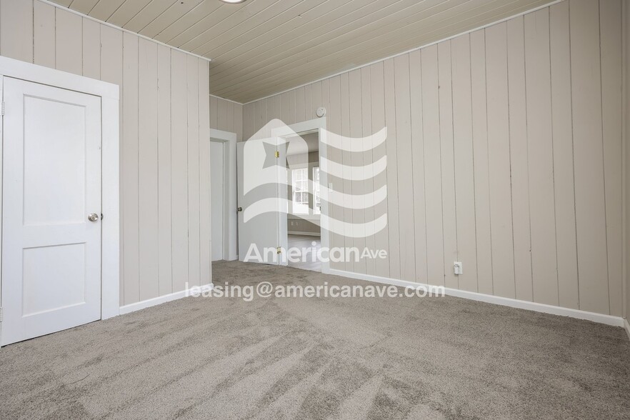 Building Photo - 1703 Pine St