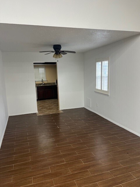 Building Photo - 8606 Carriage Creek Dr