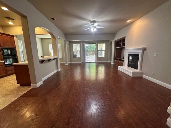 Building Photo - 4333 Reveil Ln