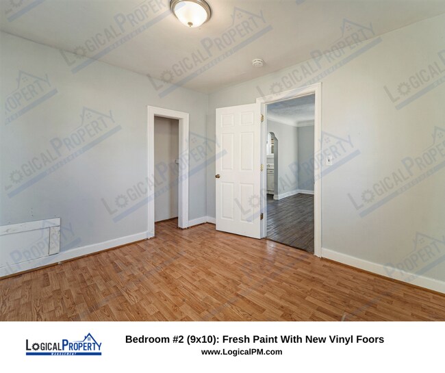Building Photo - REMODELED 2/1 Rnch-New Floors,Frig,Cvrd Pr...