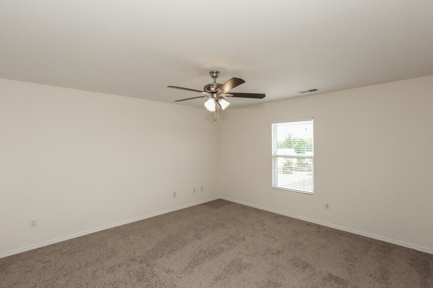 Building Photo - 1646 Rustic Arch Way