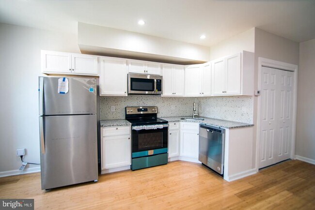 Primary Photo - 2428 Sharswood St