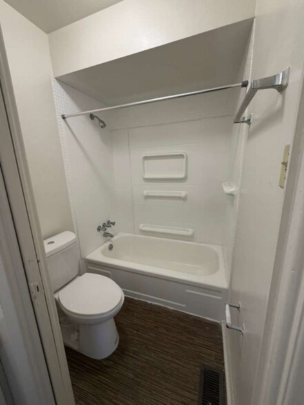 Building Photo - 3582 Pershall Rd