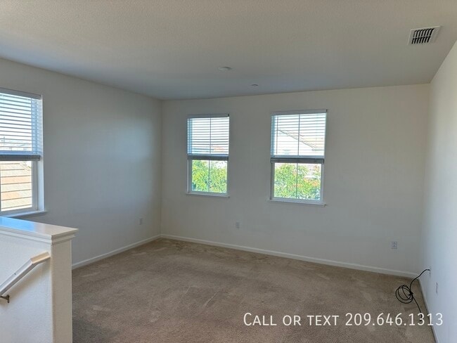 Building Photo - 17624 Monroe Dr