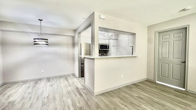 Building Photo - 1311 Antoine Dr