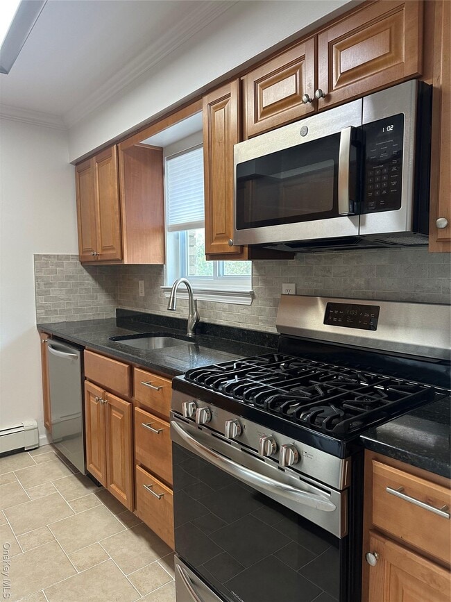 Primary Photo - 12 Central Dr