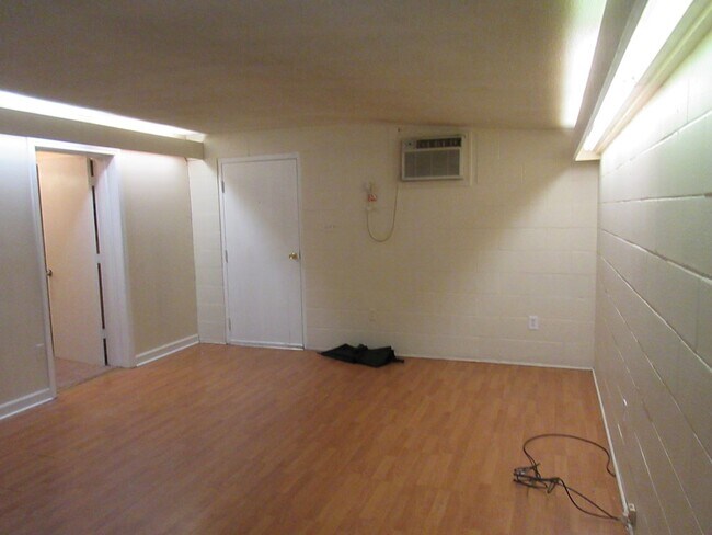Building Photo - 25 Cuttino Rd