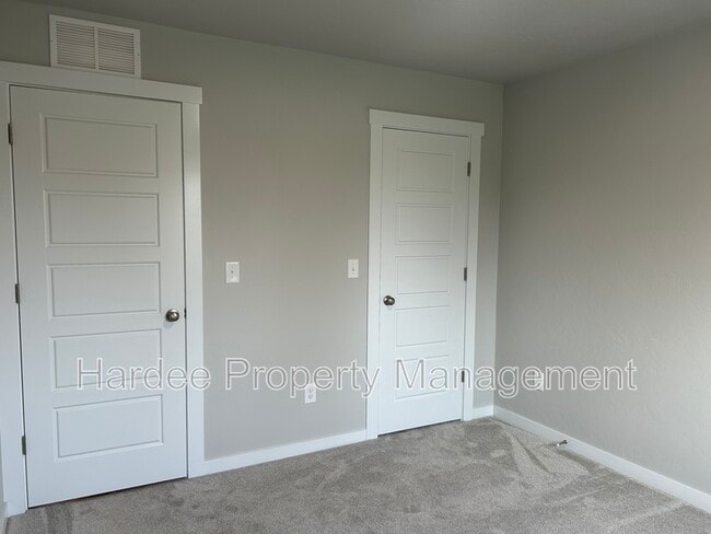 Building Photo - 7051 W Plateau Crk Dr