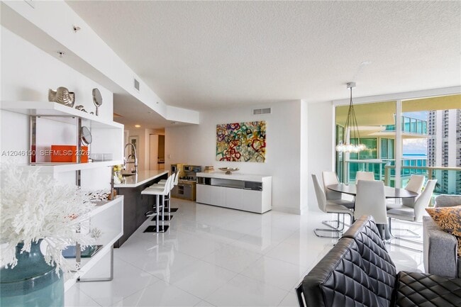 Building Photo - 150 Sunny Isles Blvd