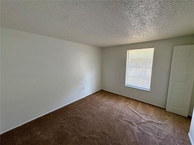 Building Photo - 409 57th Ave Dr E