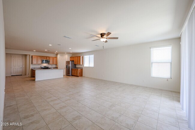 Building Photo - 25369 N 172nd Dr
