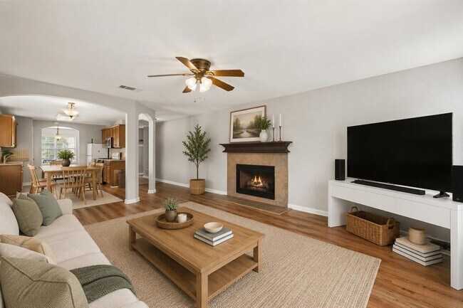 Building Photo - 3800 Hickox Dr