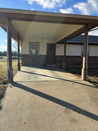 Building Photo - PRE-LEASING!! AVAILABLE JUNE 10TH!!- 2 Bedroom/ 1 Bathroom Duplex