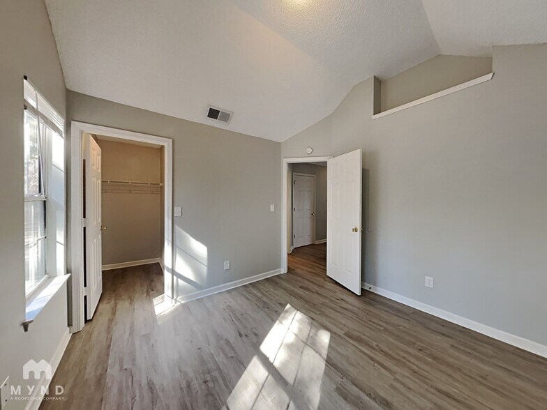 Building Photo - 7010 Mahogany Dr