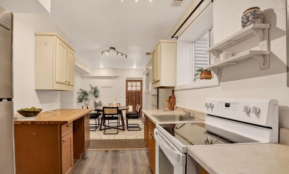 Open Kitchen - 1509 Pratt St