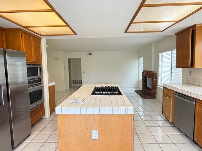Building Photo - ****1/2 month off rent*****Spacious Home i...