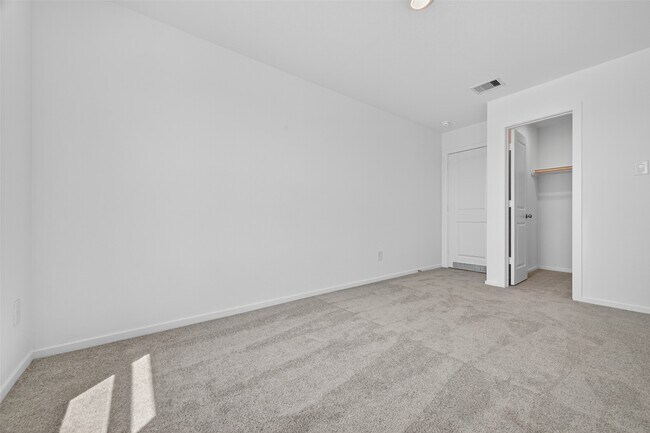 Building Photo - 16722 Spotted Oak Dr
