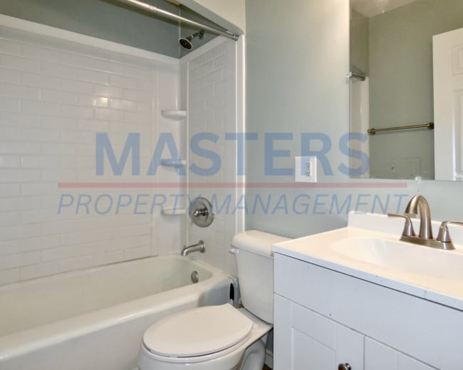 Building Photo - 3 Bed 1 Bath Toledo Home
