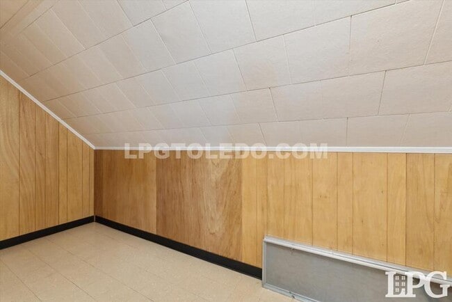 Building Photo - 3132 Mulberry St