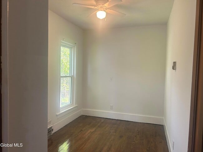 Building Photo - 44 Montcalm St