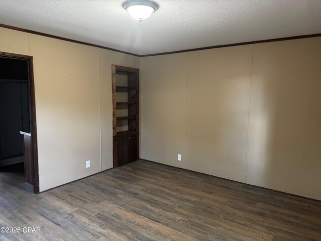 Building Photo - 4216 Barber St