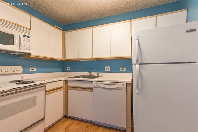 Building Photo - 440 N McClurg Ct