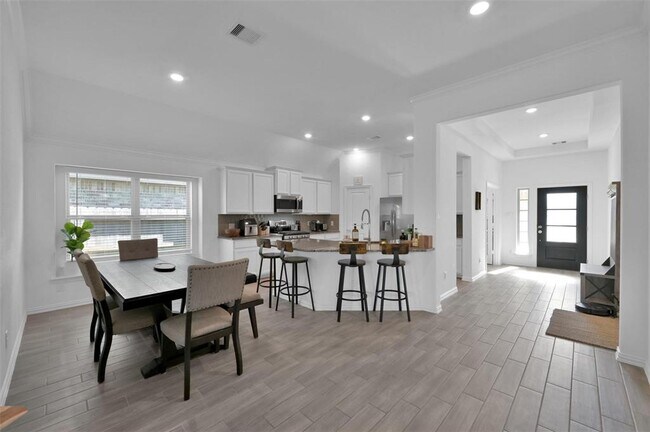 Building Photo - 3217 Climbing Gardens Ct