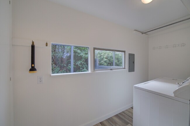 Building Photo - 8241 45th Ave NE