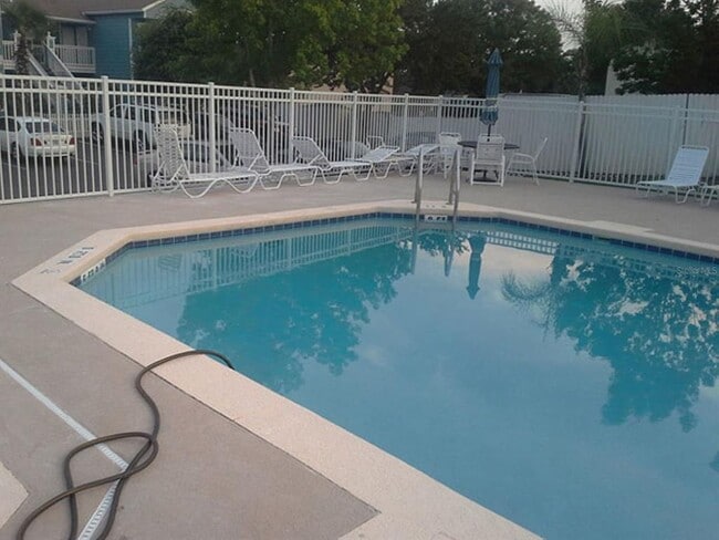 Building Photo - 8722 Rain Forest Pl