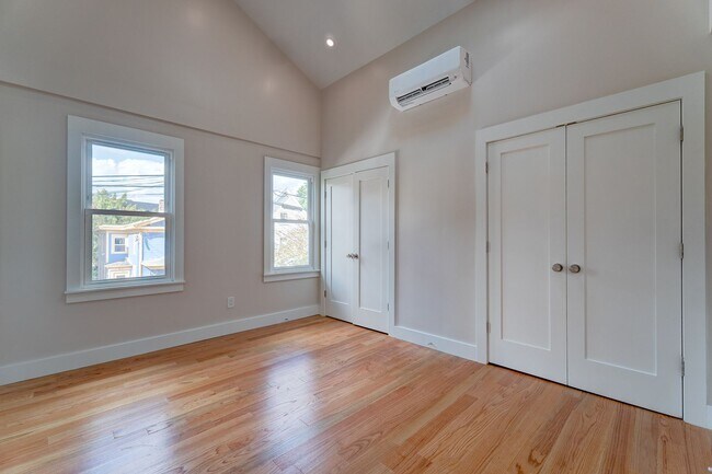 Building Photo - 88 Lyon St