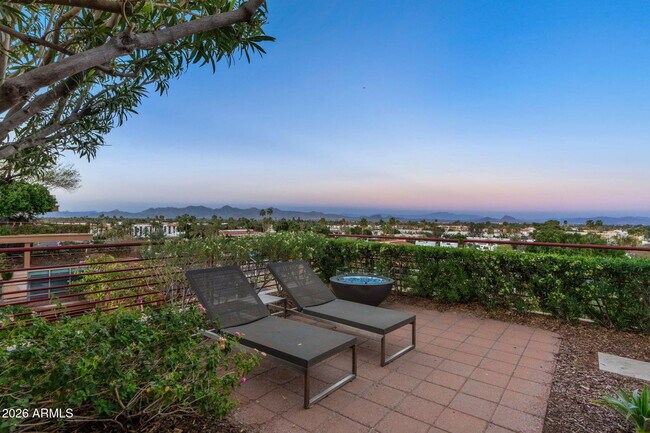 Building Photo - 7167 E Rancho Vista Dr