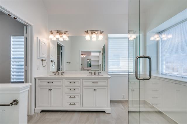 Building Photo - 2109 Winslow Dr