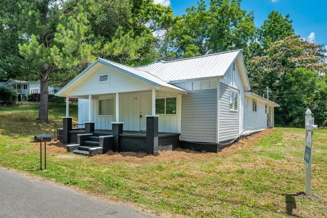 Building Photo - Fully Renovated 2BR Home in Dora, AL — Mod...